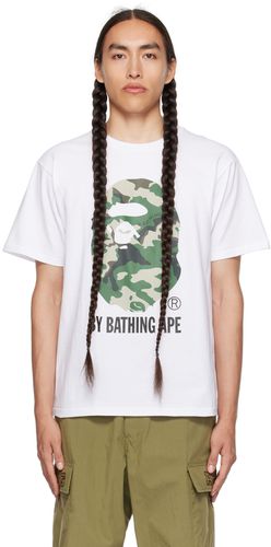 T-shirt blanc à image à logo à motif camouflage Woodland - BAPE - Modalova
