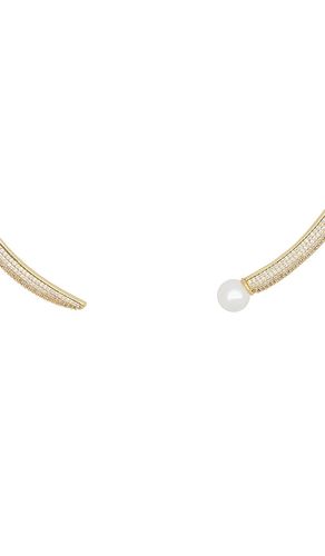 COLLIER RAS-DE-COU PAVE X PEARL OPEN COLLAR en - By Adina Eden - Modalova
