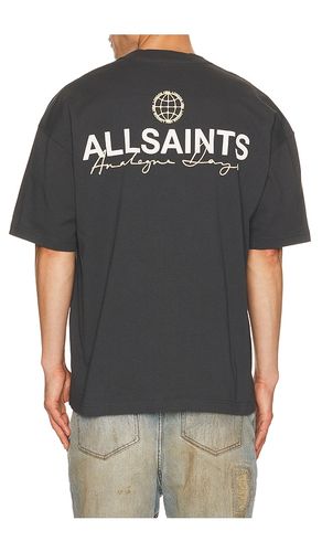 Emblem Crew Tee en . Taille S. Also en M, L, XL/1X - ALLSAINTS - Modalova