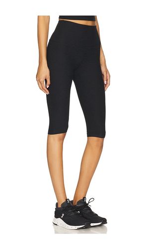 LEGGINGS PEDAL PUSHER en . Taille S. Also en M, XL - Beyond Yoga - Modalova