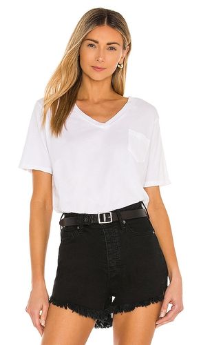 T-SHIRT ENCOLURE V UNE POCHE ULTRA-LÉGER en . Taille XS. Also en S, L - Bobi - Modalova
