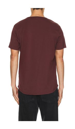 AO Curve Hem Tee en . Taille L. Also en S, XL/1X, XXL/2X - Cuts - Modalova