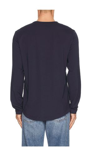 Ao Long Sleeve Curve Hem Tee en . Taille S. Also en XL/1X - Cuts - Modalova