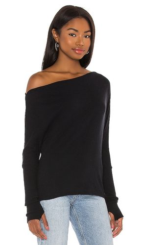 Cashmere Cuffed Off Shoulder Long Sleeve Top en . Taille M. Also en S, XS - Enza Costa - Modalova
