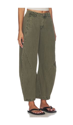 Spotlight Washed Trouser en . Taille 0. Also en - Free People - Modalova