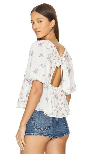 Chloe Printed Top in . Size M, S, XS - Free People - Modalova