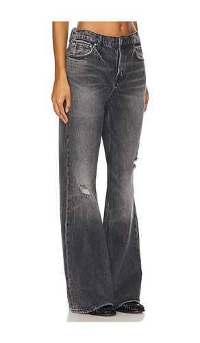 Jade Low Rise Relaxed Flare Jeans en . Taille 24. Also en 25, 26 - GRLFRND - Modalova