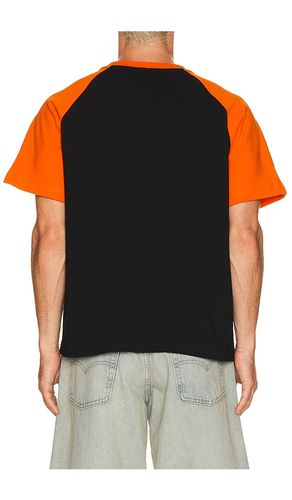 Trophy Raglan Tee en . Taille S. Also en M, L, XL/1X - Pleasures - Modalova