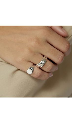 BAGUE SUPER VERA en . Taille 6. Also en 5 - SHASHI - Modalova