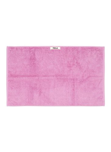 ORGANIC COTTON TERRY GUEST TOWEL - MAJENTA - TEKLA - Modalova