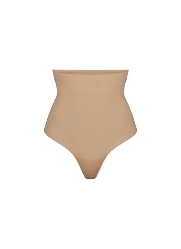 Everyday Sculpt High Waist Thong - SKIMS - Modalova