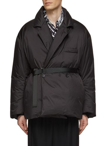 Belted Double Breasted Puffer Blazer - RE: BY MAISON SANS TITRE - Modalova
