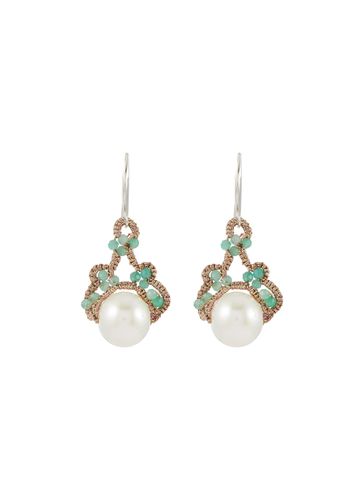 Moona Emerald Freshwater Pearl Earrings - LORINA BALTEANU - Modalova