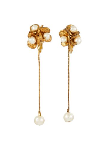 Cotton Pearl Alyssum Cotton Pearl Brass 2 Way Clip On Earrings - MONSHIRO - Modalova