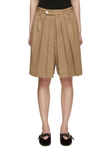Origami Stripe Pleated Wool Shorts - SETCHU - Modalova