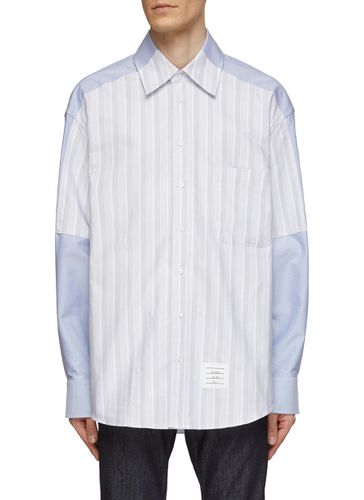 Oversized Contrast Stripe Shirt - THOM BROWNE - Modalova
