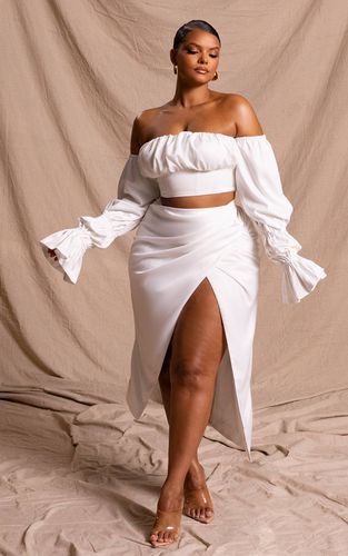 White Jupe Midi Drapée En Satin De La Collection Plus | Taille 56 - PrettyLittleThing - Modalova