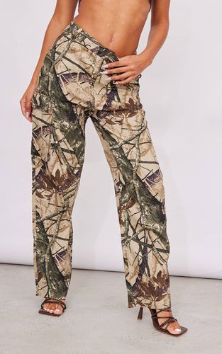 Khaki Pantalon Cargo Large À Imprimé Camouflage Abstrait | Taille 32 - PrettyLittleThing - Modalova