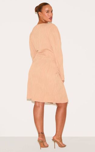 Stone Robe Grande Taille Plissée À Devant Cache-cœur | Taille 58 - PrettyLittleThing - Modalova