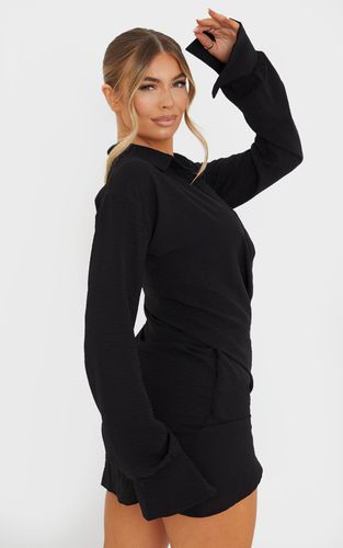 Black Robe Chemise Texturée Tissée À Décolleté Plongeant Extrême Et Manches Évasées | Taille 42 - PrettyLittleThing - Modalova