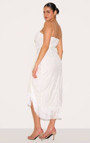 White Robe Midi Drapée À Armatures Avec Détails De Pompons En Devoré Grande Taille | Taille 58 - PrettyLittleThing - Modalova