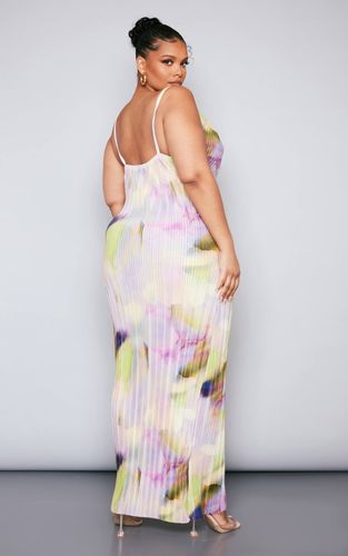 Lilac Robe Longue Plissée Grande Taille À Col Bénitier Imprimée | Taille 46 - PrettyLittleThing - Modalova