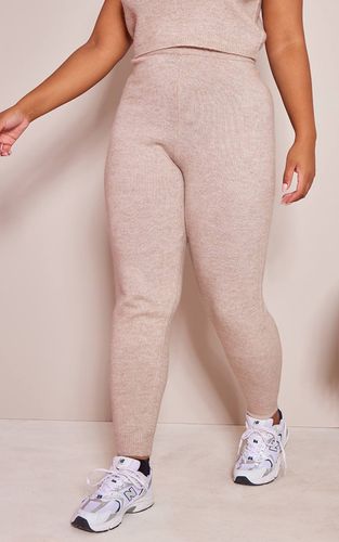 Mocha Jogger Décontracté En Maille Grande Taille | Taille 2XL - PrettyLittleThing - Modalova