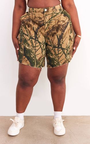 Khaki Short Cargo En Denim Camouflage Grande Taille | Taille 58 - PrettyLittleThing - Modalova