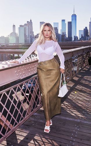 Olive Jupe Longue Premium En Synthétiquecuir Effet Vieilli Avec Ceinture | Taille 36 - PrettyLittleThing - Modalova