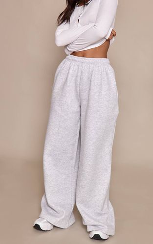 Grey Jogging Petite Taille Jambes Extra Larges | Taille 42 - PrettyLittleThing - Modalova