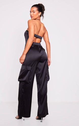 Black Combinaison Cargo Évasée Bustier En Satin | Taille 32 - PrettyLittleThing - Modalova