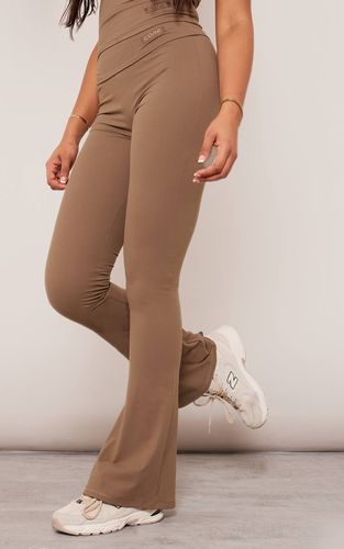 Mocha Pantalon Taille Haute Sculptant À Rabat Collection Core | Taille 34 - PrettyLittleThing - Modalova