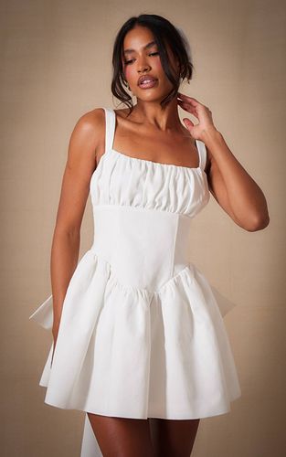 White Robe Mini Premium En Tissu Tissé Avec Détail Nœud | Taille 42 - PrettyLittleThing - Modalova