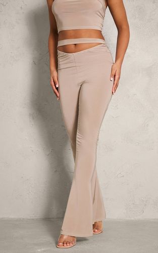 Pantalon Évasé Ajusté À Découpes Et Taille Repliable En Jersey Fluide | Taille 44 - PrettyLittleThing - Modalova