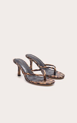 Multi Mules À Talon En Synthétiquecuir Avec Bride Entre Les Orteils | Taille 38 - PrettyLittleThing - Modalova