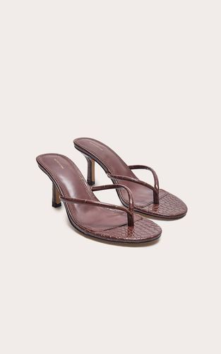Brown Mules À Talon En Synthétiquecuir Avec Bride Entre Les Orteils | Taille 41 - PrettyLittleThing - Modalova