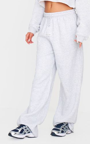 Ash Grey Jogging Large Taille Mi-haute Avec Détail Badge | Taille XL - PrettyLittleThing - Modalova