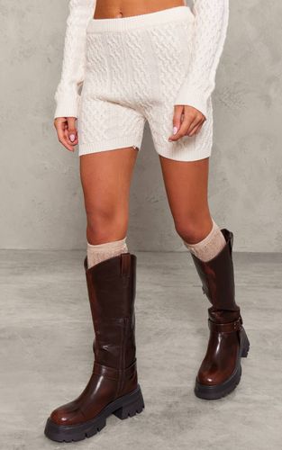 Cream Short Petite En Maille Torsadée | Taille XS - PrettyLittleThing - Modalova