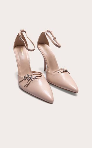 Cream Escarpins À Bout Pointu En Synthétique Avec Détail Boucle | Taille 40 - PrettyLittleThing - Modalova