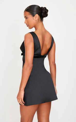 Black Robe Trapèze En Satin Avec Nœud Décoratif | Taille 38 - PrettyLittleThing - Modalova