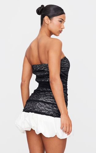 Black Robe Mini Bustier En Dentelle À Ourlet Bouffant | Taille 36 - PrettyLittleThing - Modalova