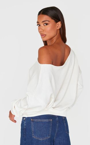 Cream Sweat-shirt Surdimensionné À Épaule Dénudée | Taille Medium - PrettyLittleThing - Modalova