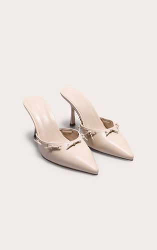 Cream Mules À Talons Aiguilles Mi-hauts En SYNTHÉTIQUE Avec Nœud Et Bout Pointu | Taille 36 - PrettyLittleThing - Modalova