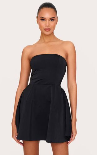 Black Robe Droite Bustier En Satin Avec Nœud Au Dos | Taille 42 - PrettyLittleThing - Modalova