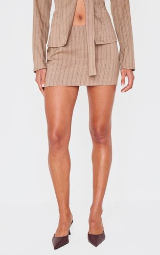 Mocha Ensemble Jupe Courte À Fines Rayures | Taille 44 - PrettyLittleThing - Modalova
