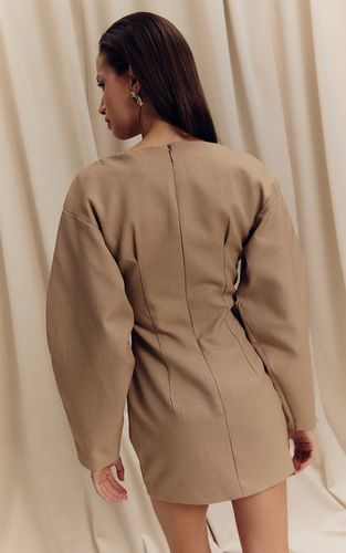 Robe Blazer Cintrée À La Taille Avec Manches Cocon | Taille 42 - PrettyLittleThing - Modalova