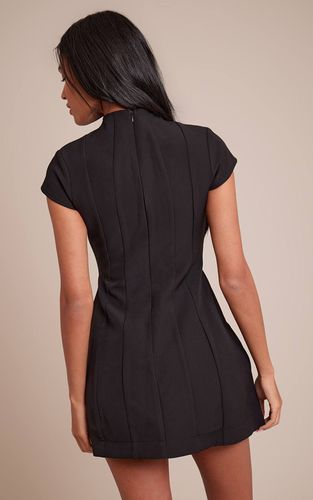 Black Robe Mini Cintrée À Col Montant Tall | Taille 42 - PrettyLittleThing - Modalova
