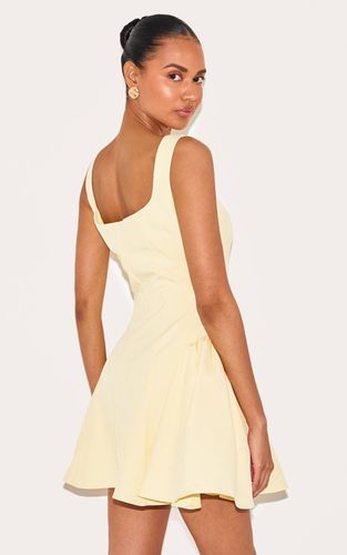 Lemon Robe Droite Tissée À Encolure Carrée | Taille 42 - PrettyLittleThing - Modalova