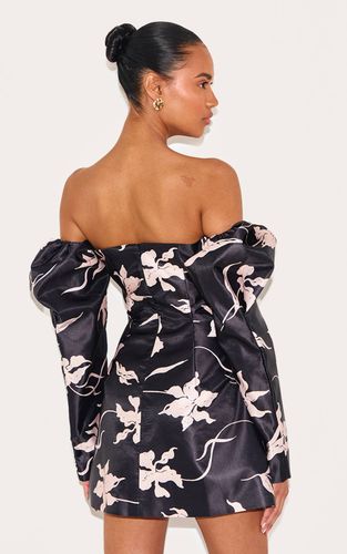 Black Robe Trapèze Ample À Imprimé Fleuri Et Manches Bouffantes | Taille 42 - PrettyLittleThing - Modalova