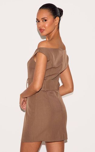 Robe Courte Tissée À Épaules Dénudées Avec Ceinture | Taille 42 - PrettyLittleThing - Modalova